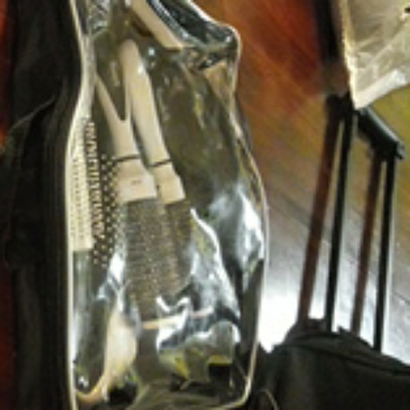 6 Ceramic Brush set in black carry bag - Picture 2 of 3